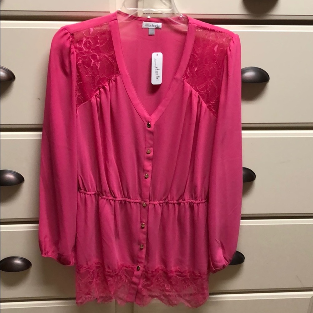 Women’s blouse size L